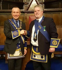 David Johnston RWM 1229 presents Duncan Mulholland with Hon. Membership